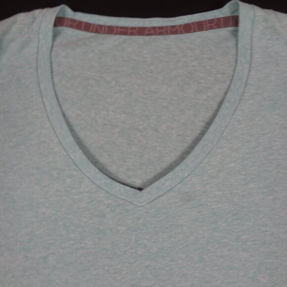UNDER ARMOUR V-NECK TEE BLUE MEDIUM ATHLETIC WOMENS T-SHIRT L186 - Picture 3 of 3